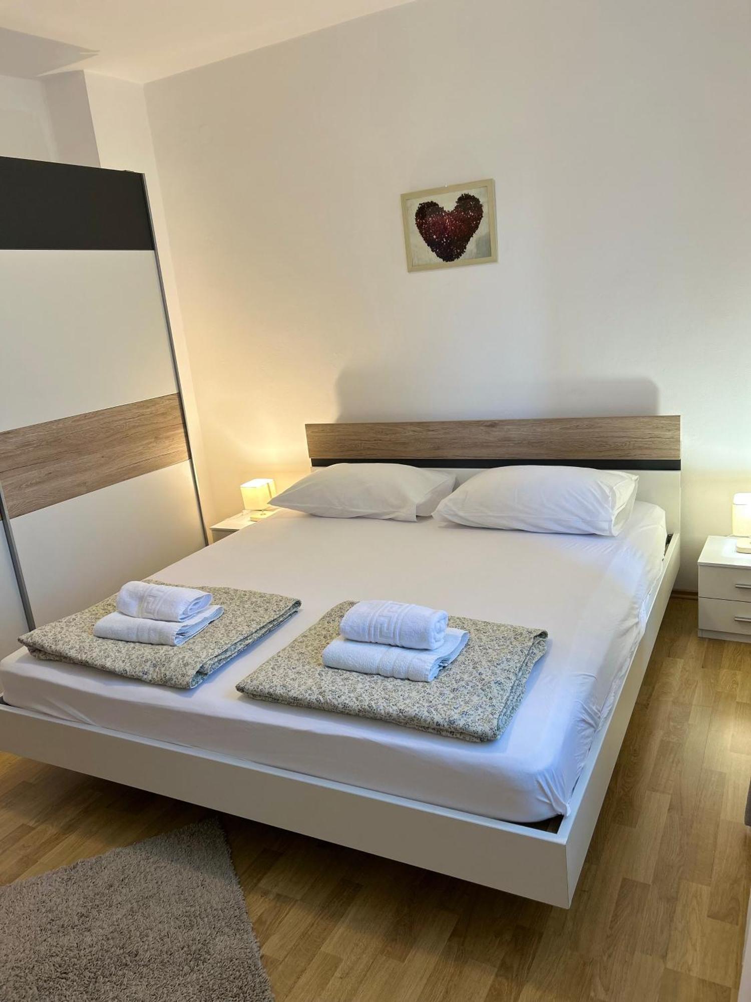 Apartments Marina スベティ・フィリップ・イ・ヤコブ エクステリア 写真